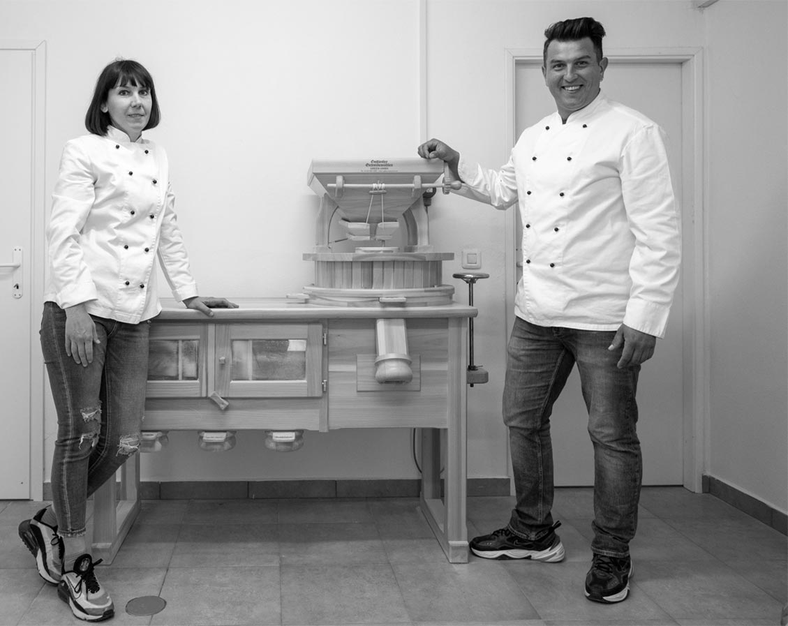 o-nama-slika-bw